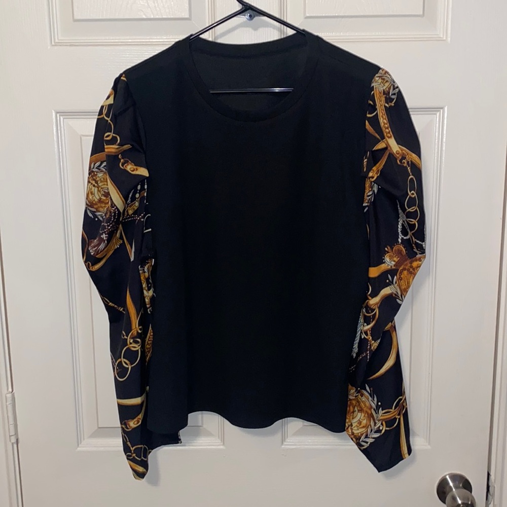 Chain Print Gigot Sleeve Top
